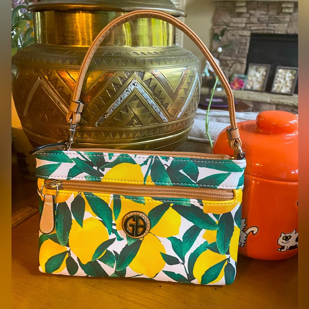 Giani Bernini Lemon Print Wristlet EUC.